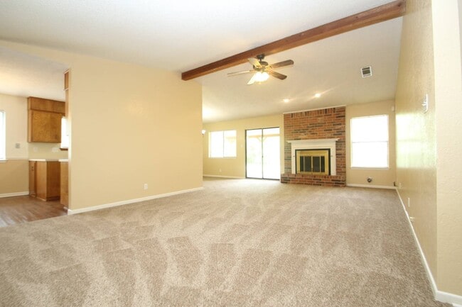 Building Photo - 3205 Tallwood Dr
