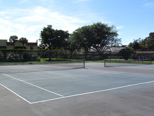Tennis - 892 SW 9th Street Cir