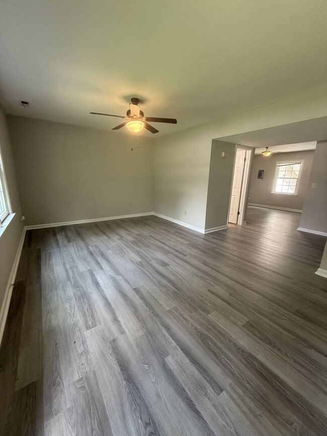 Building Photo - 117 Brightwood Cir