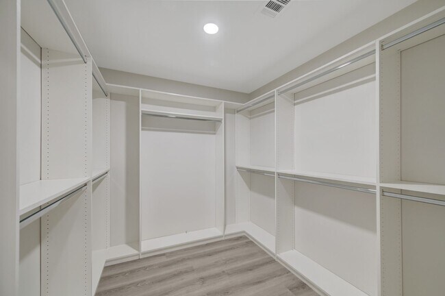 Building Photo - Remodeled Single Story, 4 Bedroom Home in Desert Shores