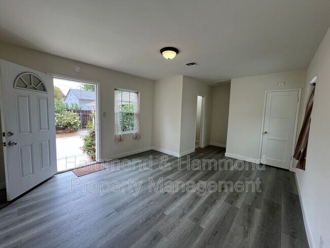 Building Photo - 18003 Saticoy St