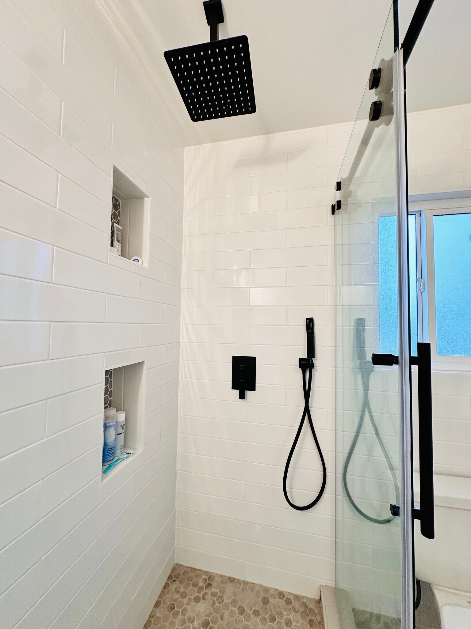 Rain shower head - 236 N Goodhope Ave