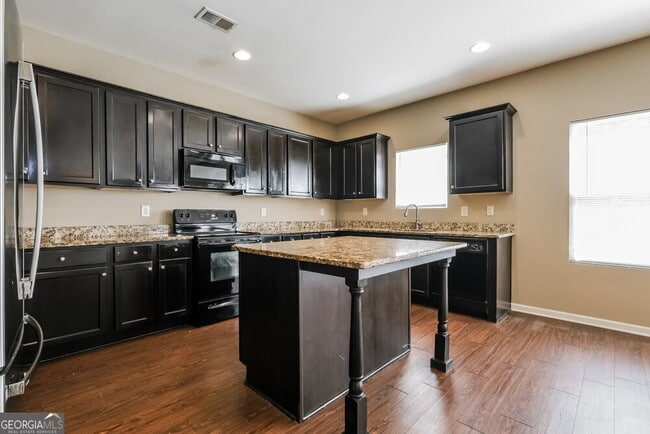 Building Photo - 1088 Sandy Bank Ct NE