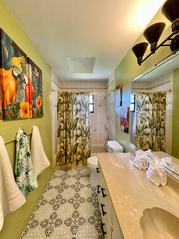 Building Photo - 406 SE Justine Terrace