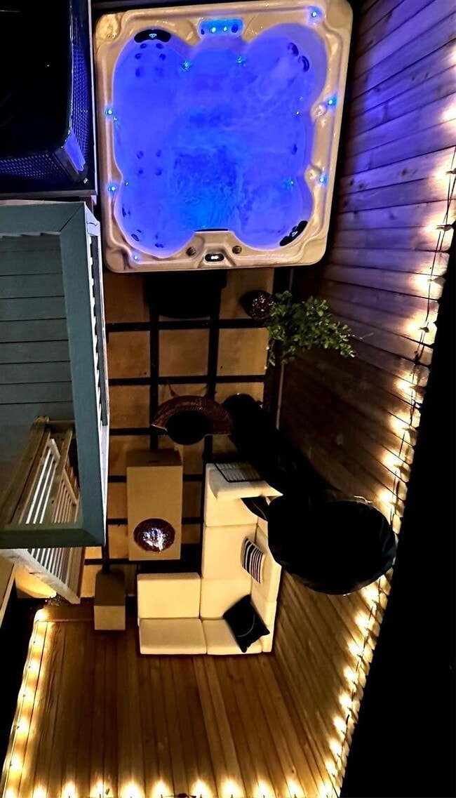 Building Photo - 1216 W 21st St