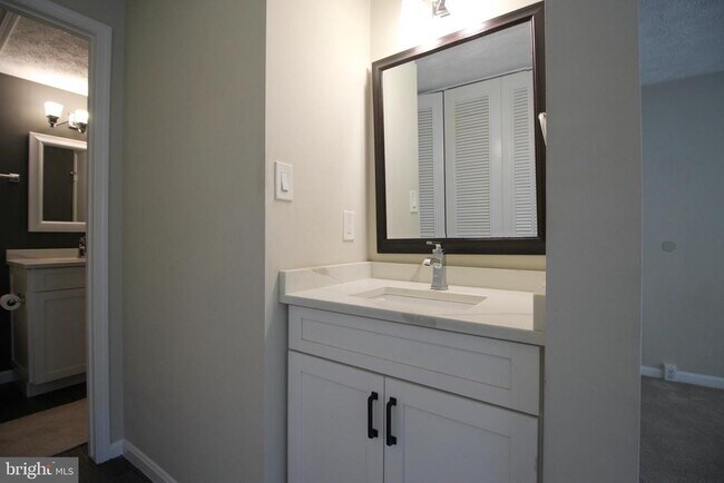 Building Photo - 11916 Fieldthorn Ct