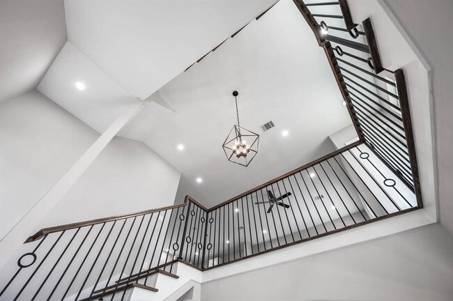 Building Photo - 6403 Bowling Green St