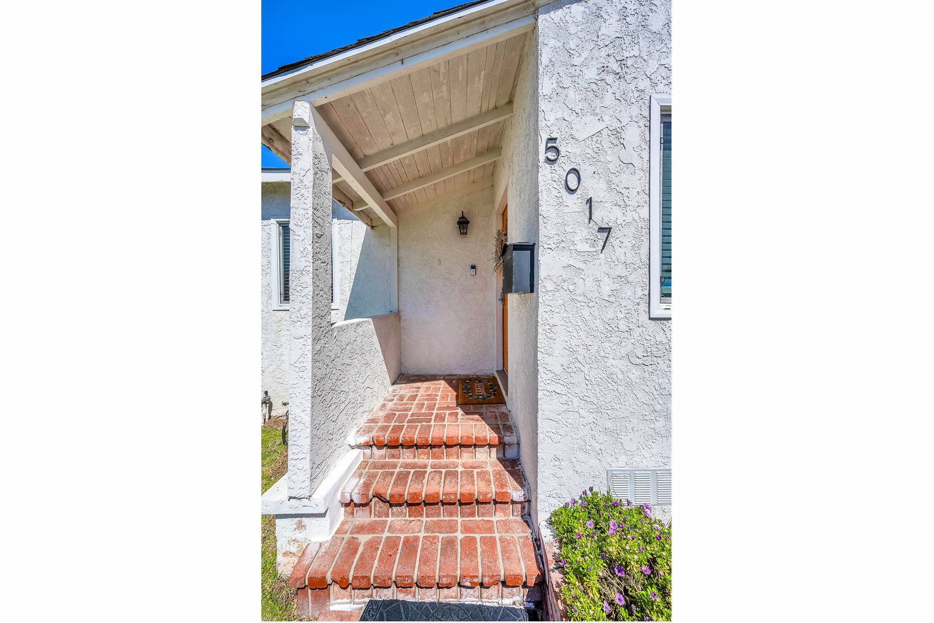 Building Photo - 5017 W 123rd Pl