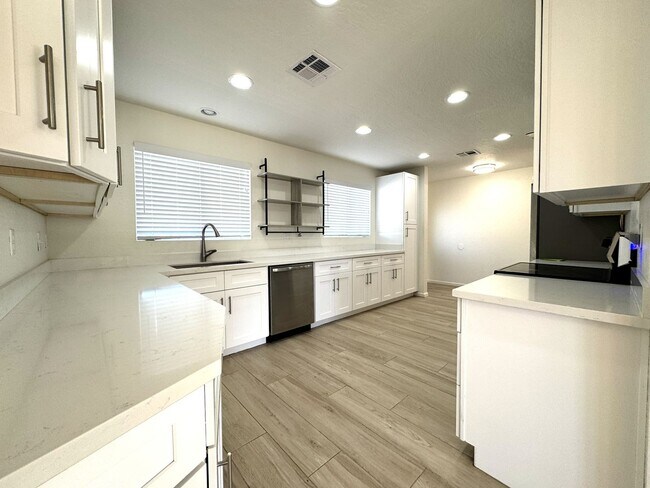 Building Photo - 4426 N 85th St