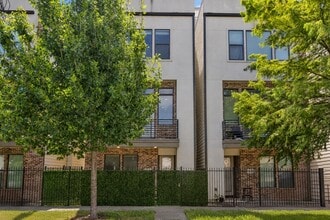 Building Photo - 1413 Nagle St