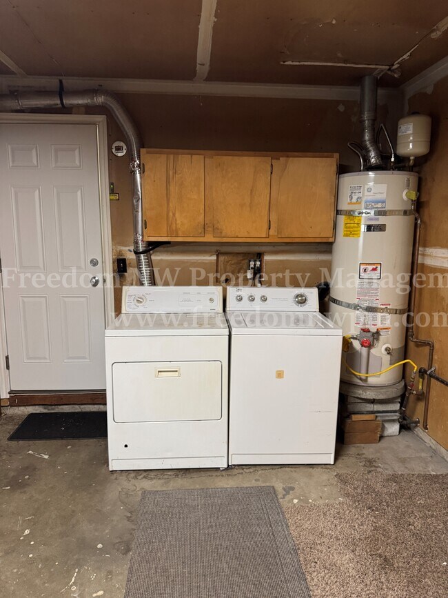 Building Photo - 4410 21st Ct SE