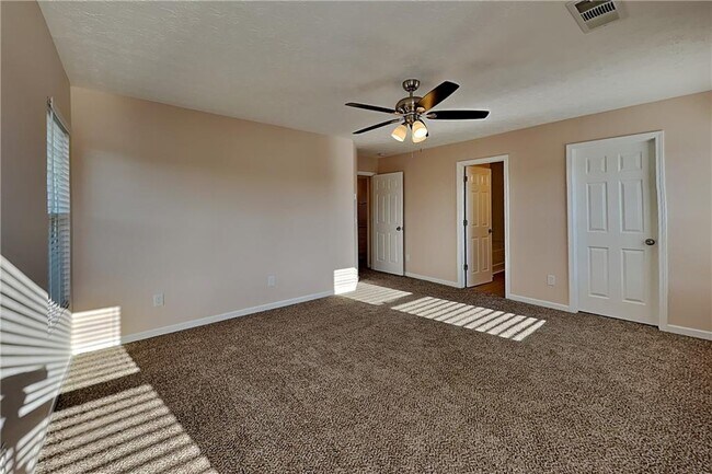 Building Photo - 108 Silver Bow Ln