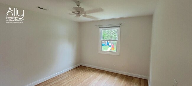 Building Photo - 290 Windfield Cir