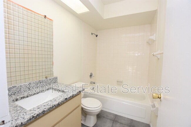 Building Photo - 1804 Crystal Grove Dr