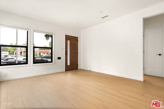 Building Photo - 1614 Hauser Blvd
