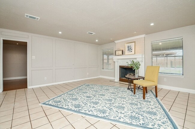 Building Photo - 2407 Sugar Mill Dr