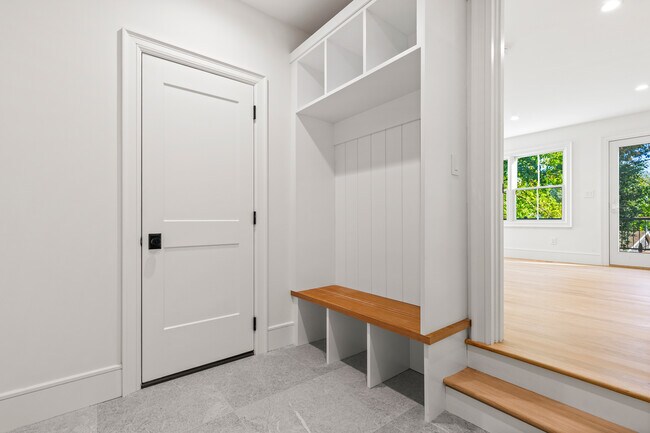 Building Photo - 19 Highland Park Pl