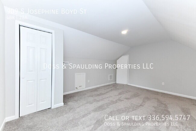 Building Photo - 909 S Josephine Boyd St