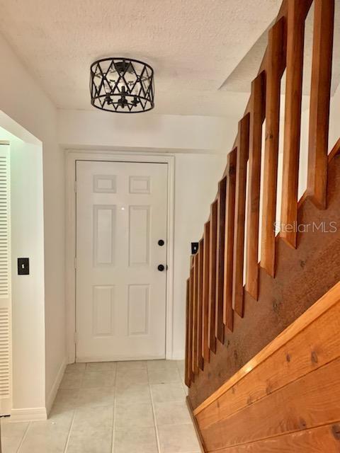 Building Photo - 37 Village Dr