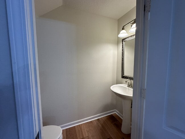 Building Photo - "Spacious 3-Bed Townhouse with 2.5 Baths in Beautiful Bradenton!"