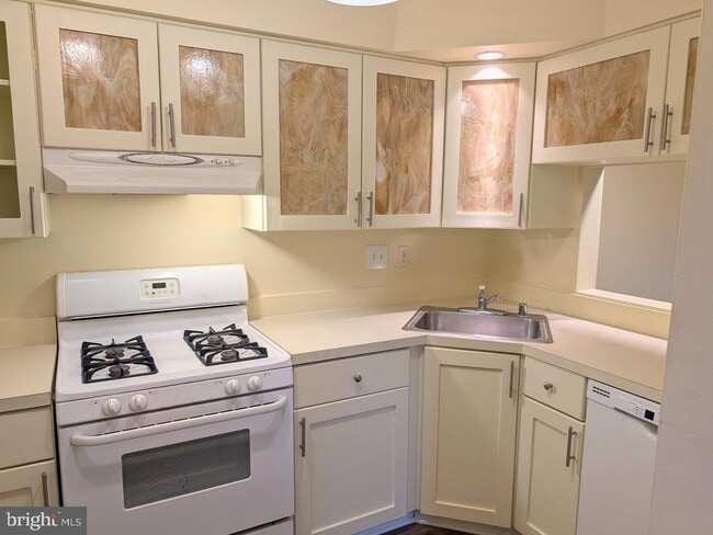 Building Photo - 14449 Gringsby Ct