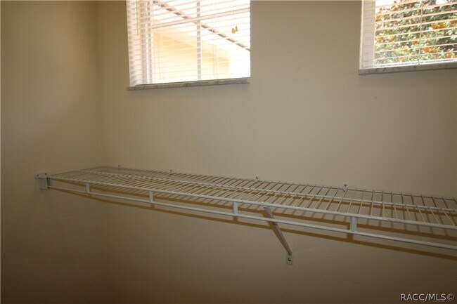 Building Photo - 1600 W Spring Meadow Loop