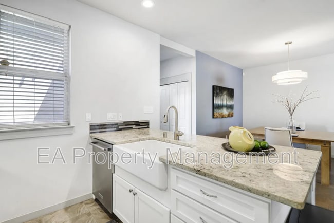 Building Photo - 1419 Coal Ave SW