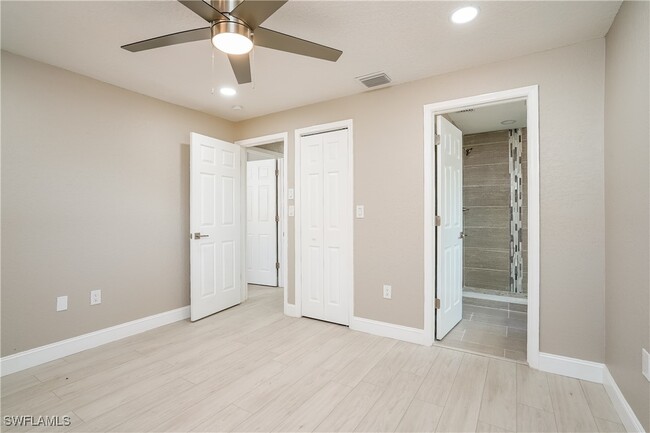 Building Photo - 1810 SW 21st Ln