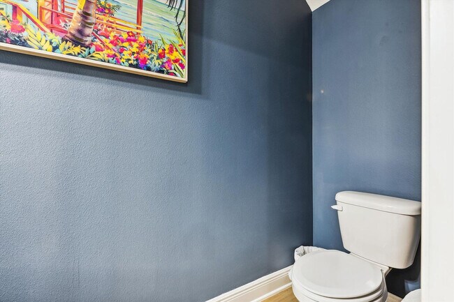 Building Photo - 7664 Shadow Lake Dr