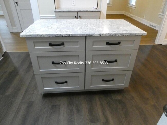 Building Photo - 589 McDermott St