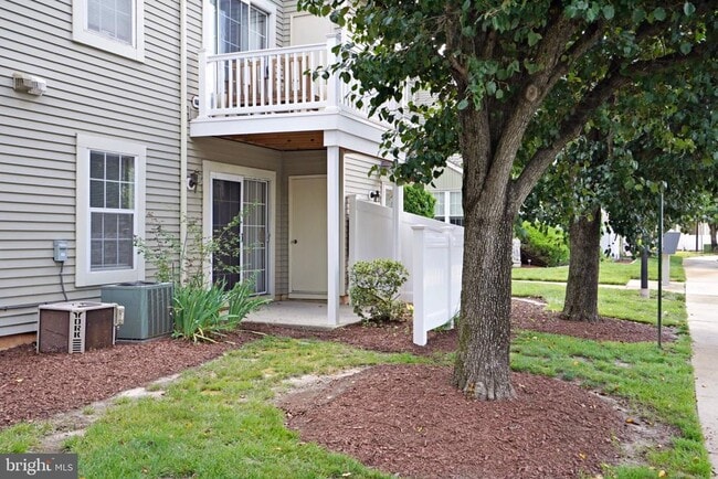 Building Photo - 1207 Yarmouth Ln