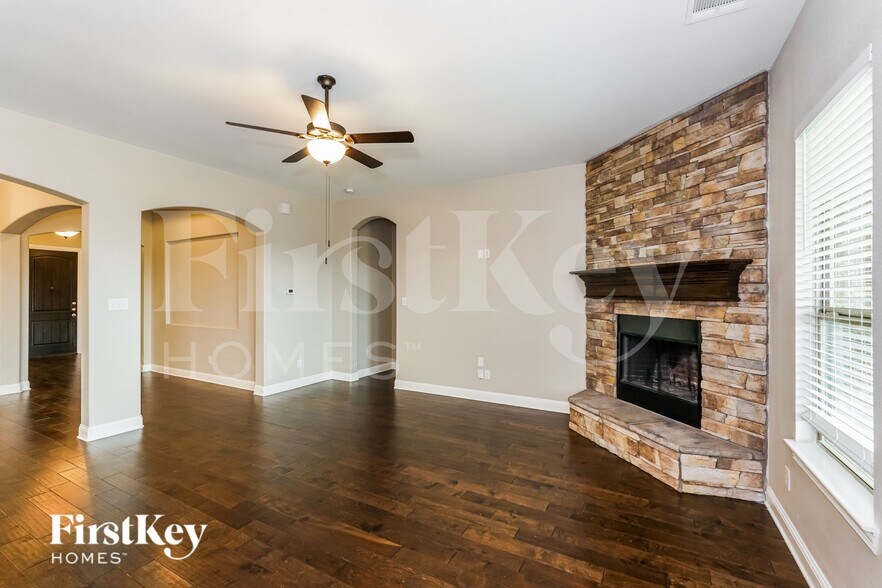 Building Photo - 4010 Arbor Grv Trl