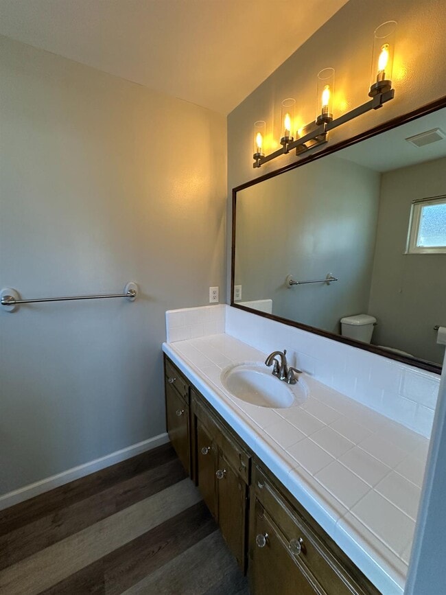 Building Photo - 1310 W Magill Ave