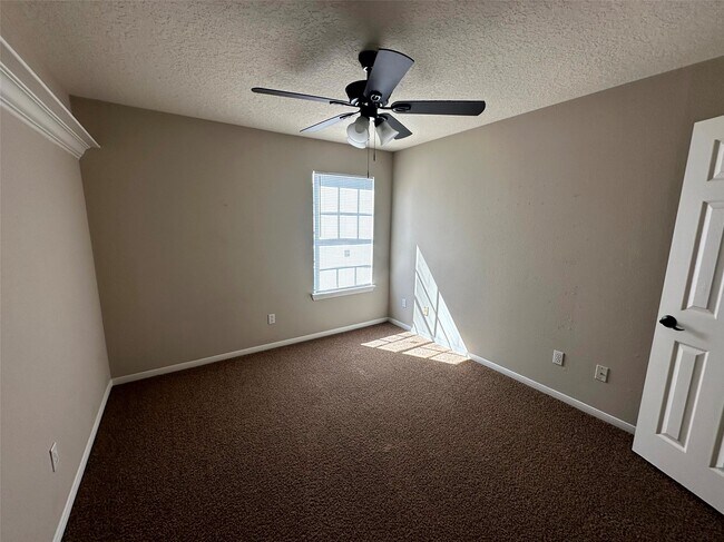 Building Photo - 14870 Cetus Ct