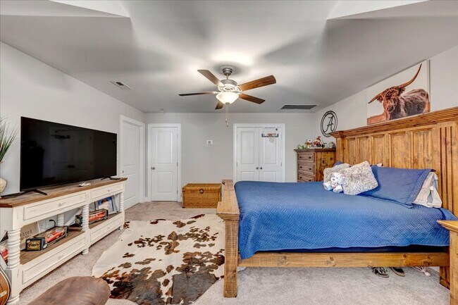 Building Photo - Beautiful 4BR/2.5BA  Full Brick Home in Co...