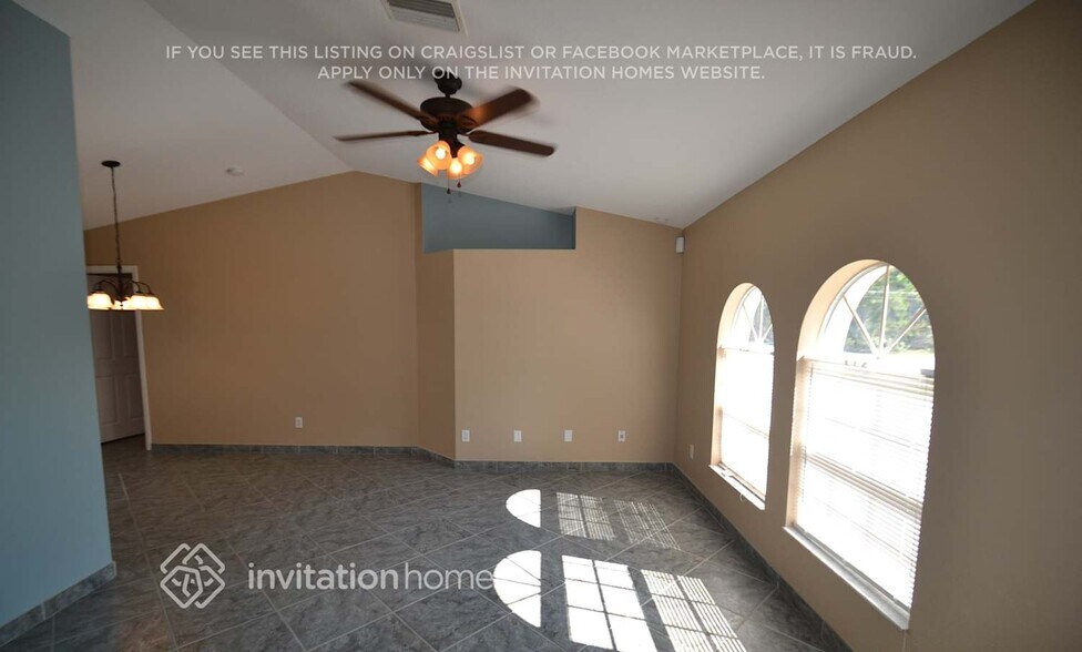 Building Photo - 3002 Alesio Ave