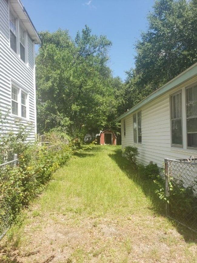 Building Photo - 3 br, 1 bath House - 4678 O'Hear Avenue