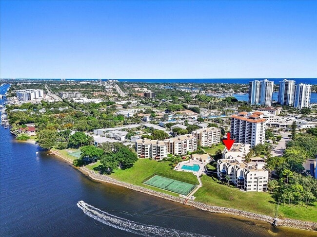 Building Photo - 364 Golfview Rd