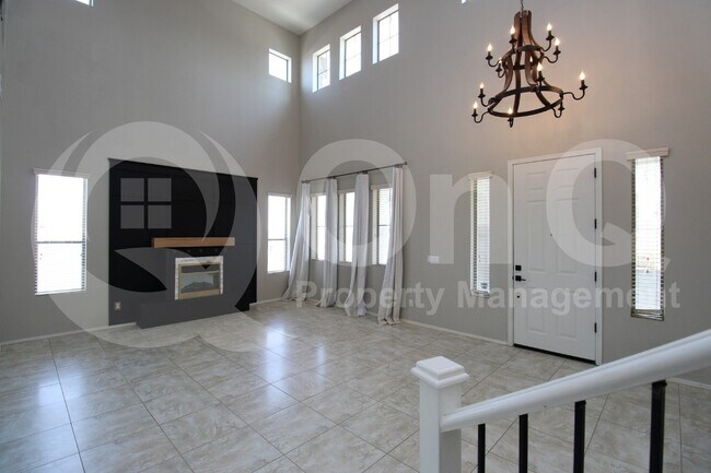 Building Photo - 12908 W Sierra Vista Dr