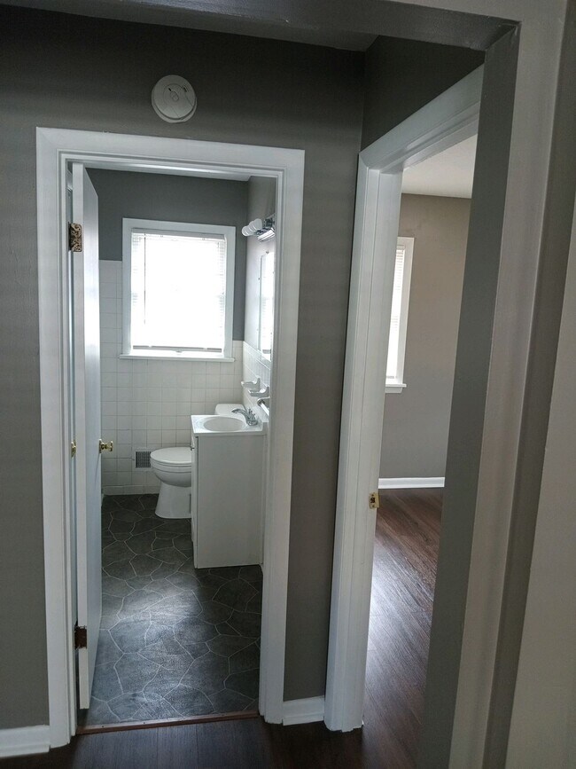 Building Photo - 4113 La Salle Ave