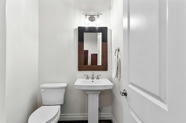 Building Photo - 221 Adams St