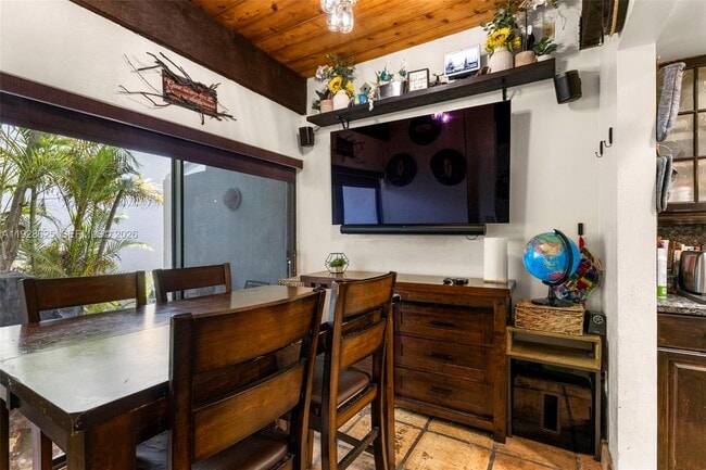 Building Photo - 19440 NE 26th Ave