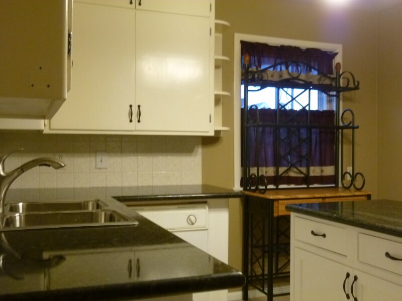 Building Photo - 719 E 35th Ave