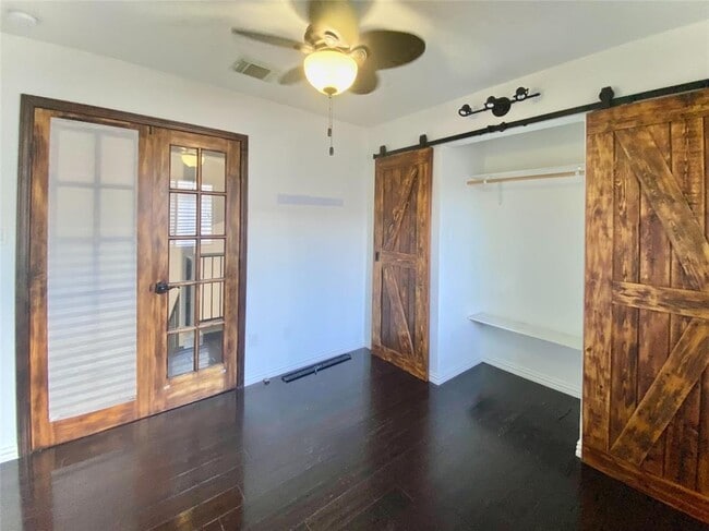 Building Photo - 2601 Greenlee Dr