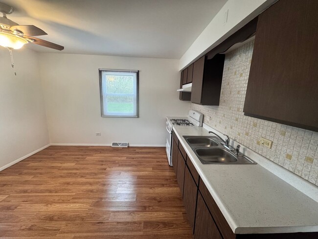 Building Photo - Charming 1-Bedroom Apartment in Richton Pa...