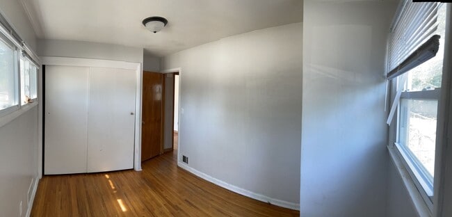 Building Photo - Plenty of Space in this Ranch Home