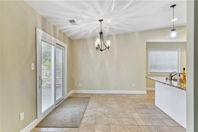 Building Photo - 4660 Hanstedt Trce