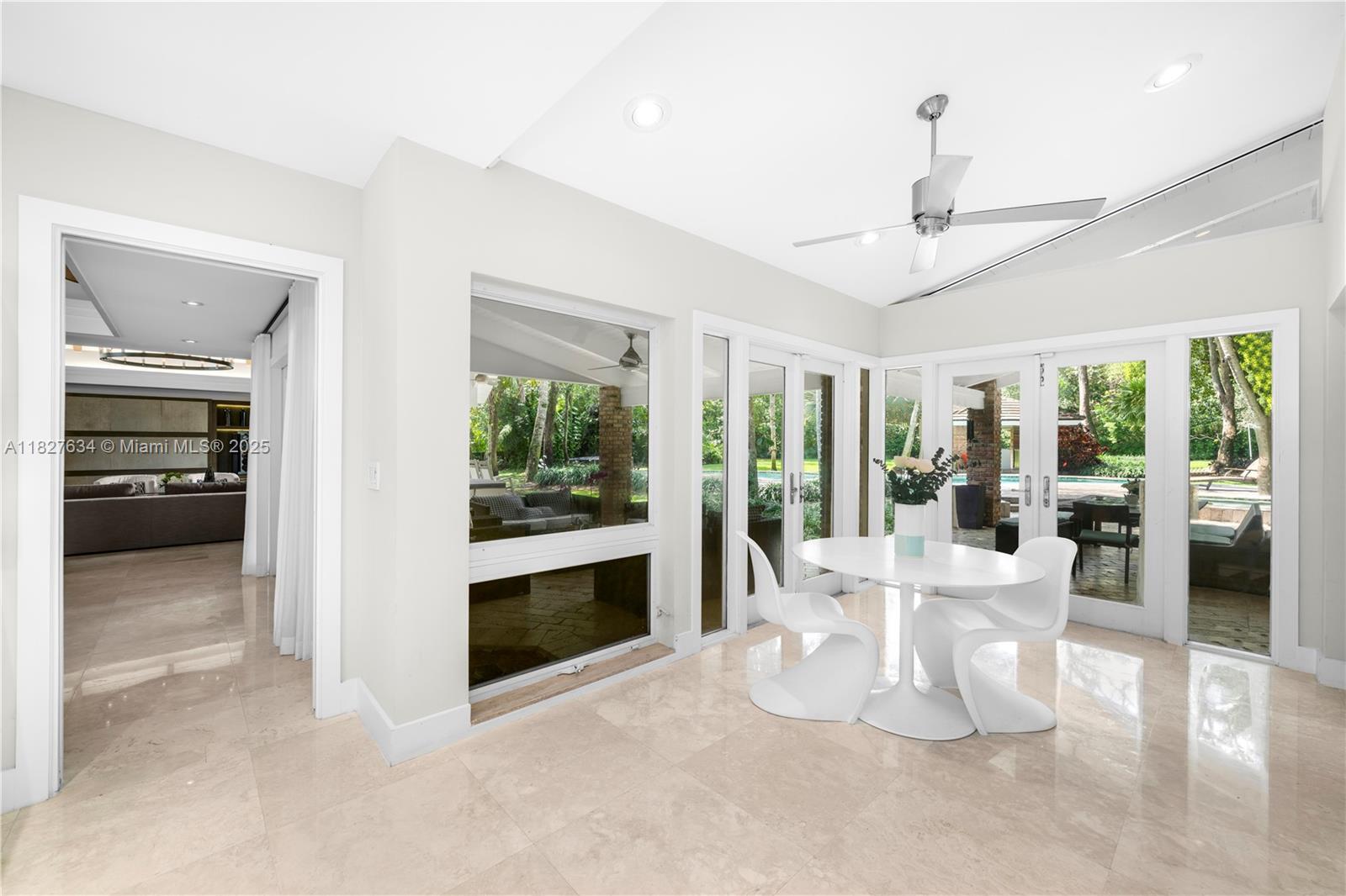 Building Photo - 9000 Arvida Dr