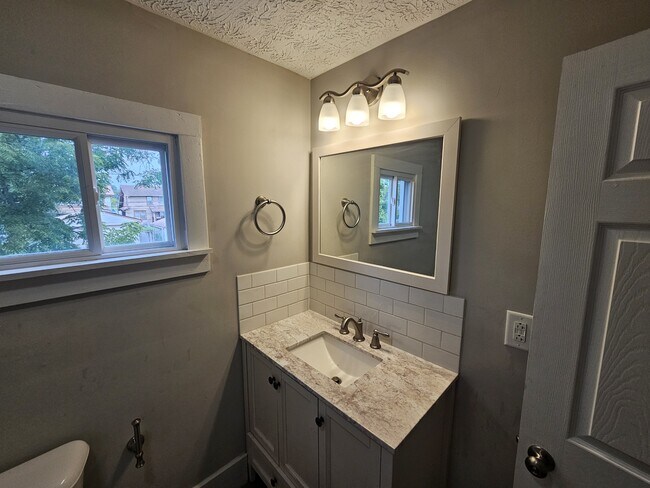 Building Photo - 241 Brehl Ave