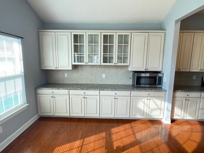 Building Photo - Crutcher Station home off Station Camp Blvd!